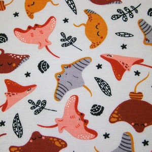 0,5 m katoenen printstof &quot;Water Babies - rog/kwal/krab&quot; 110 cm br.