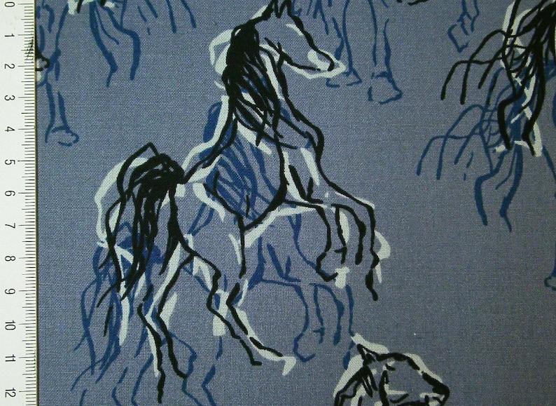 0,5 m Printed fabric Wild Horses 110 cm w. Pferde blau