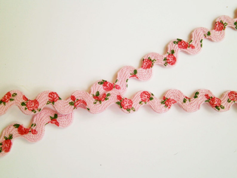 1 m printed Rickrack trim Roses 8 mm w Flowers image 4