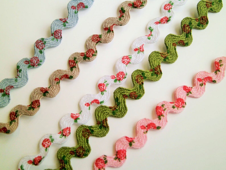 1 m printed Rickrack trim Roses 8 mm w Flowers image 2