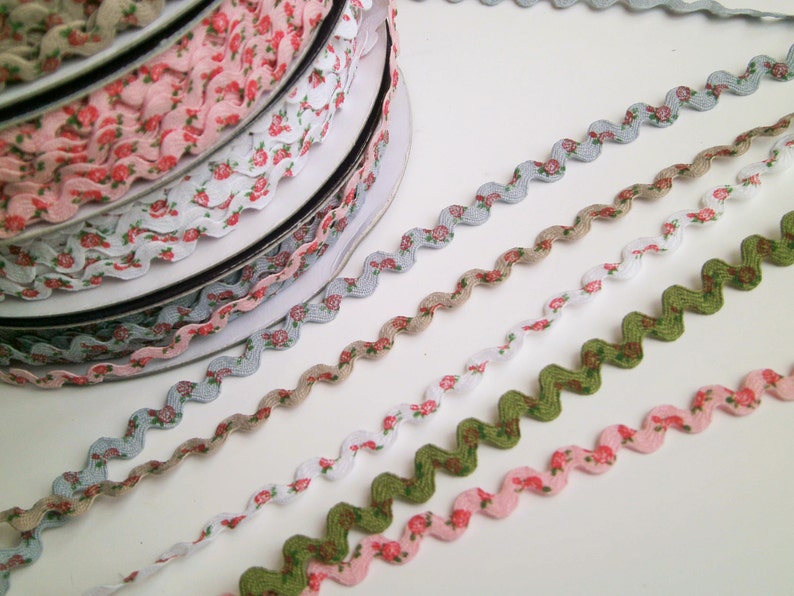 1 m printed Rickrack trim Roses 8 mm w Flowers image 8