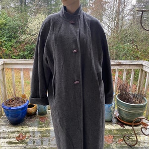 Designer Vintage 60s Nordstrom Gray Camel Hair Fleurette Regency Bohemian Chic Midi Wool Coat L