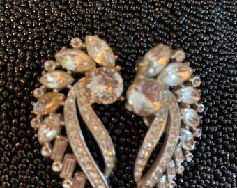 Vintage 40s Designer Weisner rhinestone chic earrings