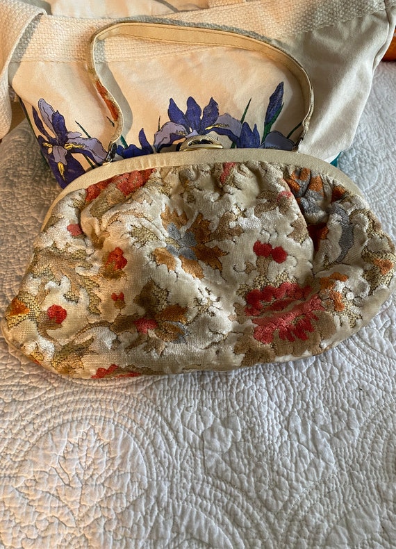 1950's 60's Genuine Authentic Soft Floral Chenill… - image 1