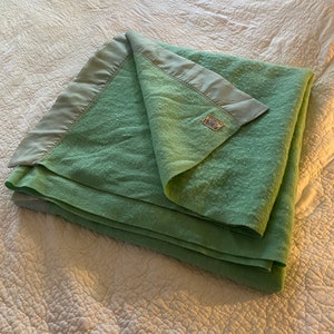 Shuler-Bennionghoefer Ohio USA Vintage 50s 60s Mariposa Wool Pistachio Soft Green Boho Farmhouse Blanket 84&quot; x 88&quot;