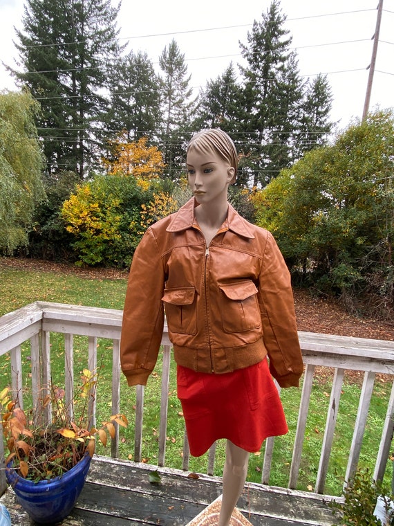 Leather shop vintage retro Gem