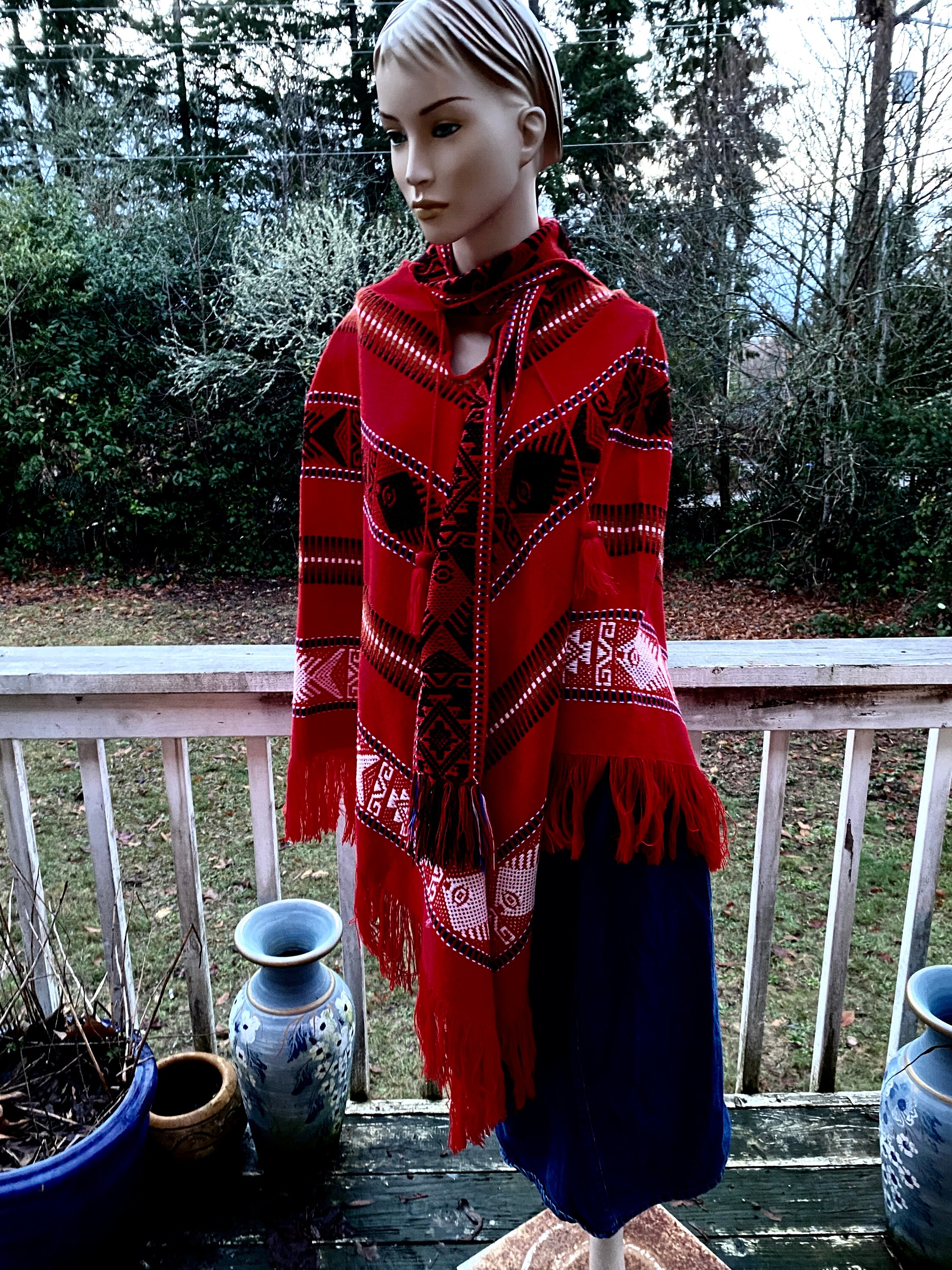 Vintage Wool Cotton Ecuador Artesanias Folkloricas Bohemian Poncho 