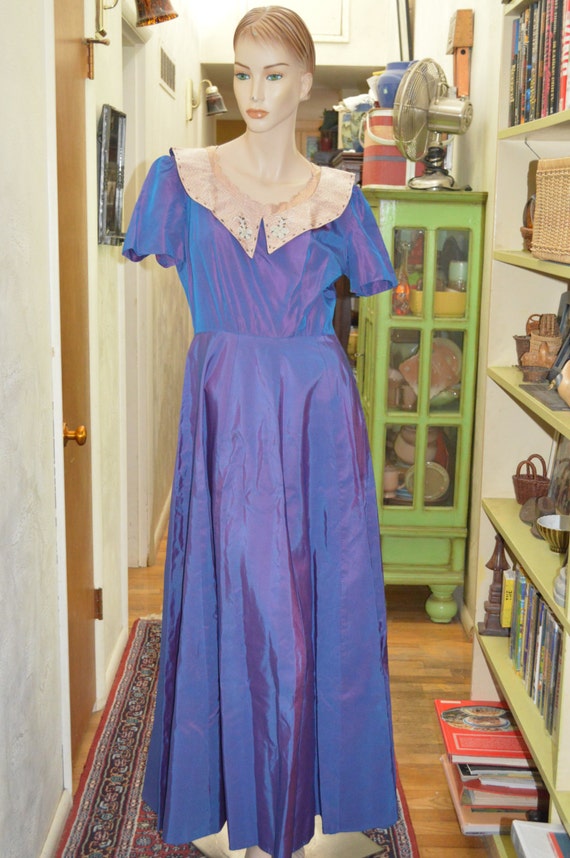 SALE 30s 40s Bell of The Ball Beaded Sequin Collar