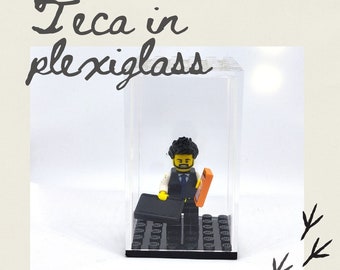 Brickyourself - Teca in Plexiglass con MiniMe personalizzato con mattoncini - Minifigures personalizzate su Ordinazione