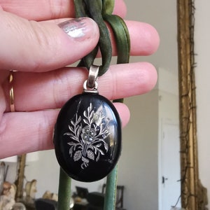 Victorian black enamel locked seed pearls, mourning