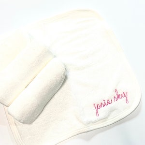 Bamboo Washcloth. Embroidered personalized Washcloth. Baby gifts.  Also great for Brides or girls of all ages!