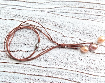Necklace leather cognac brown with 3 freshwater pearls