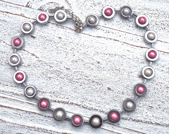 Kette mit Miracle Perlen und Hämatit in rosa und weiß, Kette für Frauen, handgefertigte Kette, Geschenk für Freundin, bunte Kette