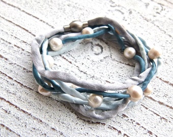 Pulsera de seda con cuentas de agua dulce para envolver