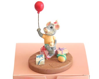 Tender Touches Birthday Mouse Figurine 1989 by Hallmark Excel Cond GIFT BOXED
