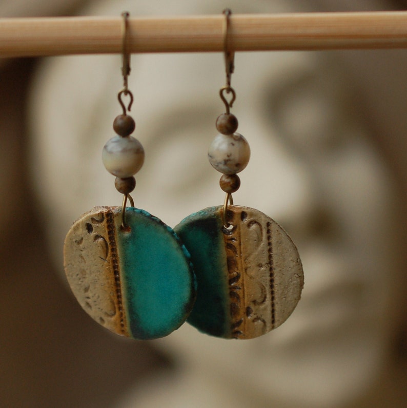 Keramik-Ohrringe mit verschiedenen Schmucksteinen Materialmix Bild 1