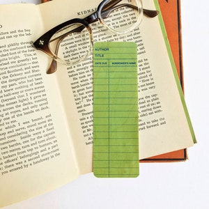 Bibliotheek Boekkaart Ontwerp in het Groen - Houten Esdoorn Bladwijzer- Eco Friendly - Bookworm Gift - Cadeaus voor Boekenliefhebbers - Biblioteque - Bibliofiel