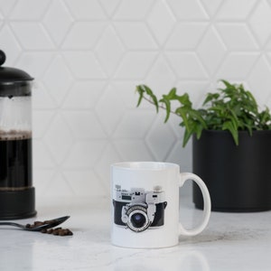 Vintage Kodak Camera - &#39;This is how I roll&#39; - 11 ounce Ceramic Mug - Photographer Gift - Camera lover gift - Coffee & Tea - witty