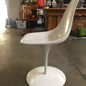 Burke Saarinen Style Tulip Chair, circa 1965 image 7