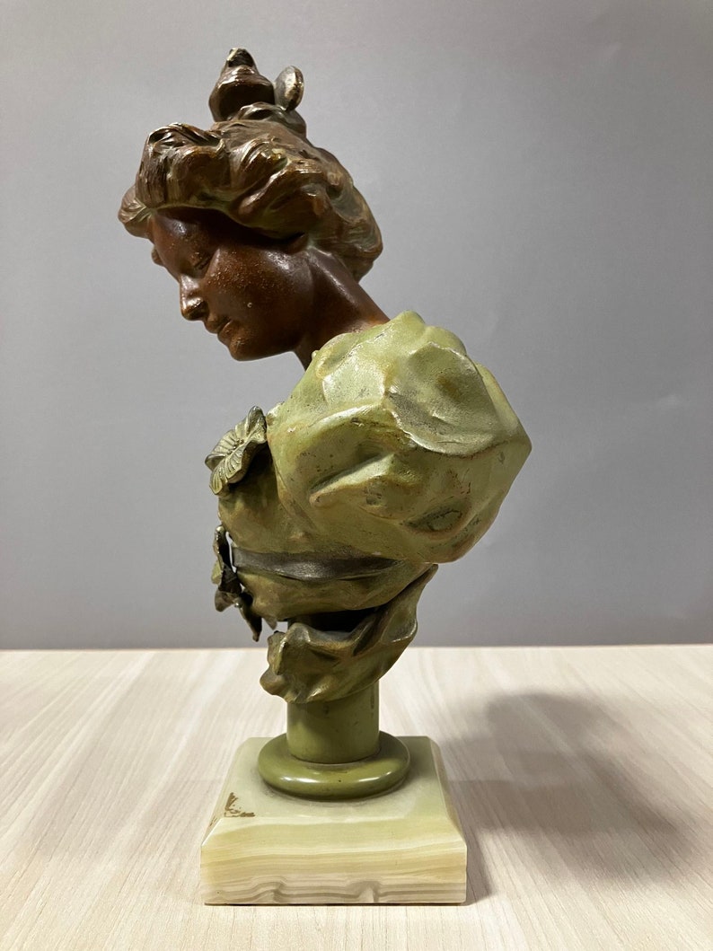 Female Victorian Summer Madame Bust w/ Marble Base image 4