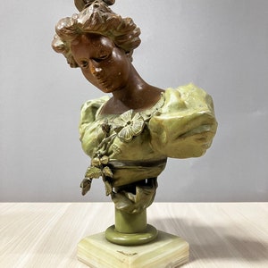 Female Victorian Summer Madame Bust w/ Marble Base image 3
