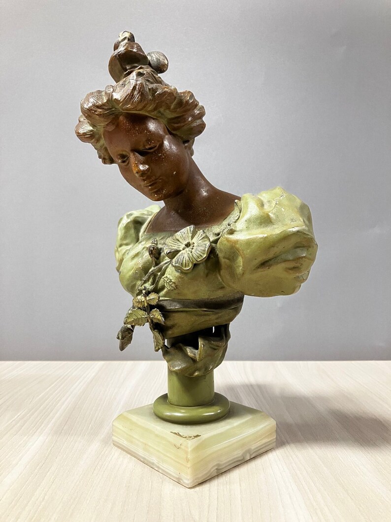 Female Victorian Summer Madame Bust w/ Marble Base image 3