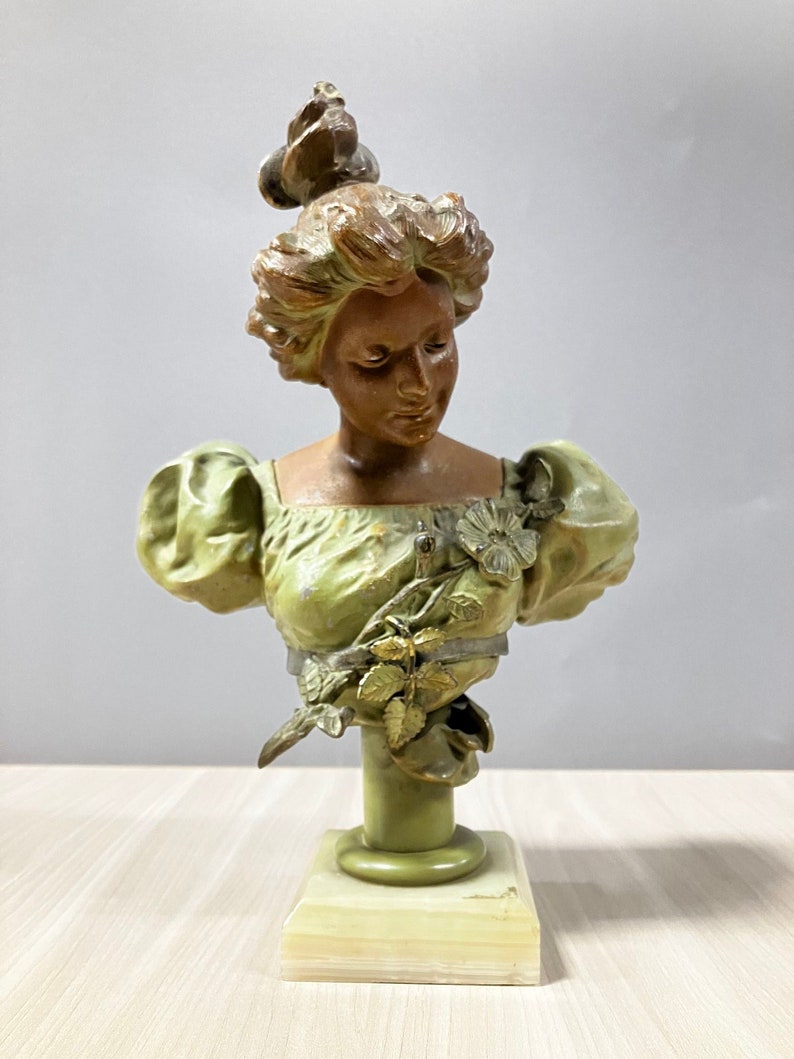 Female Victorian Summer Madame Bust w/ Marble Base image 2