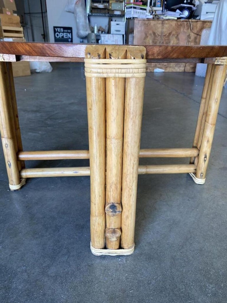 Restored Circular Rattan Side Coffee Table With Koa Wood Top immagine 3