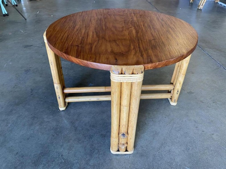 Restored Circular Rattan Side Coffee Table With Koa Wood Top immagine 7