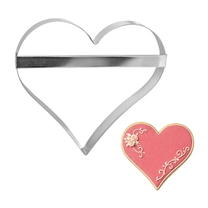 Large Heart 8'' Cookie Cutter with Handle | Metal Cake, Pie & Pizza