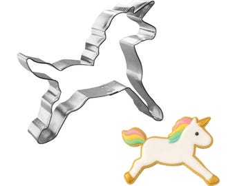 Cortador de galletas de unicornio de metal de 4,75" para fiestas de cumpleaños, sándwiches y galletas.