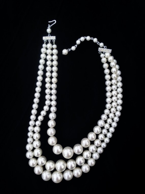 Vintage White Pearl Multistrand Necklace - Pearl … - image 4