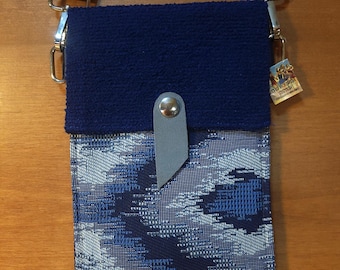 Item #16-33- Cross Body Cellphone Purse