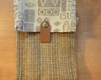 Item #16-58- Cross Body Cellphone Purse