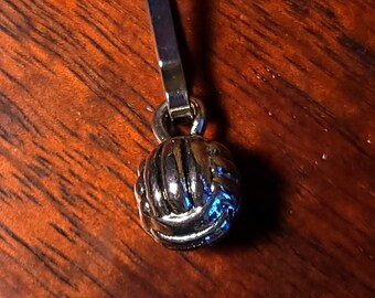 Item #24-9 - Volleyball - Zipper Pulls