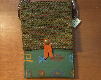 Item #16-29 - Cross Body Cellphone Purse