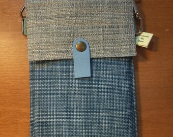 Item #16-41 - Cross Body Cellphone Purse