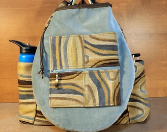 Item #17-15 - Tennis Bag