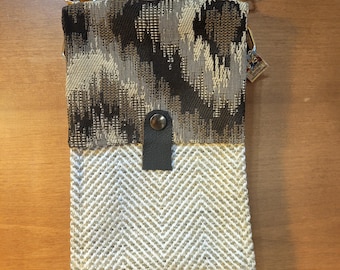 Item #16-59- Cross Body Cellphone Purse