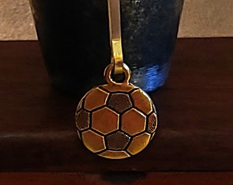Item #40-21 - Soccer Jewelry - Zipper Pull