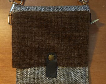 Item #16-38 - Cross Body Cellphone Purse