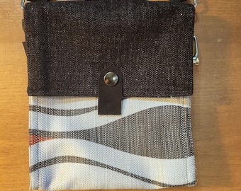 Item #16-60- Cross Body Cellphone Purse