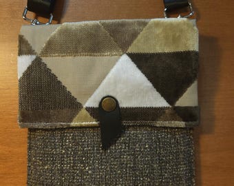 Item #16-35 - Cross Body Cellphone Purse