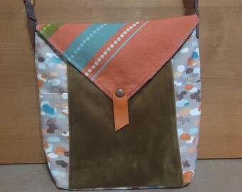 Item #16-10- Cross Body Purse