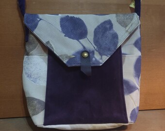 Item #16-7 - Cross Body Purse