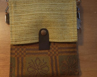 Item #16-47- Cross Body Cellphone Purse