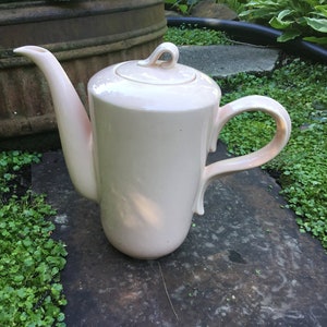 Vintage Jubilee Homer-Laughlin Coffee Pot - light pink - Vintage Tea Pot - Homer-Laughlin Fiesta Ware - Fiesta Apricot