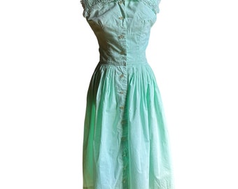 1950s Vintage |  Mint Green House Dress Shirtwaist Spread Collar | Approx Size 4