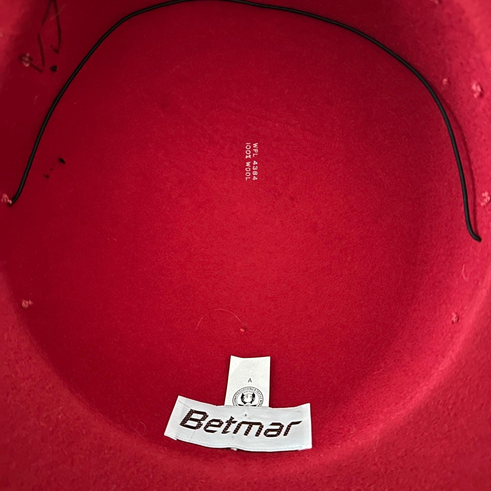 Vintage Red Wool Felt Cartwheel Hat With Feather and Dot Net  display picture 1