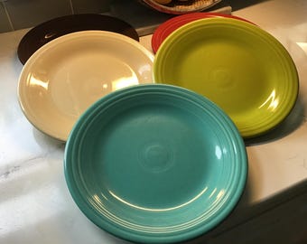 Vintage Fiestaware / Set misto di piatti da portata e piatti da insalata / Set di 7 piatti da portata in cioccolato Fiesta Ware